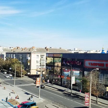 2Х Комнатная С Ремонтом В Центре.Renovated, Center Apartman Khmelʼnytsʼkyy Kültér fotó