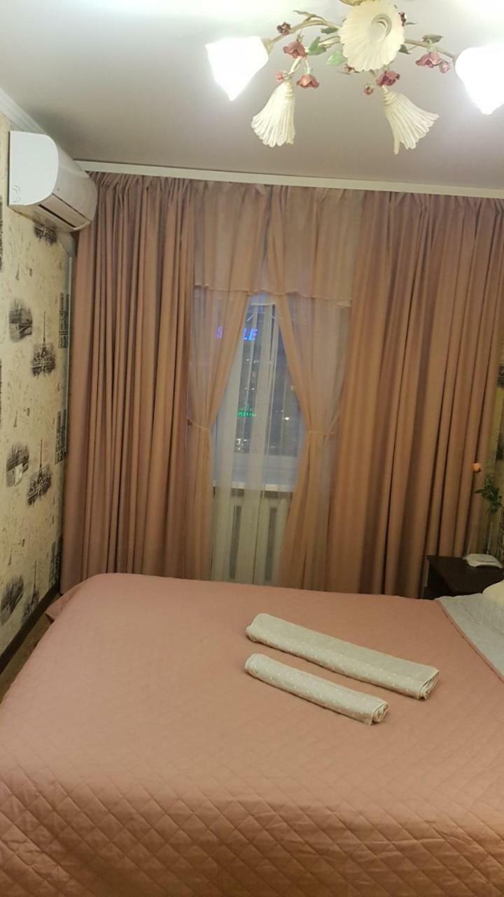 2Х Комнатная С Ремонтом В Центре.Renovated, Center Apartman Khmelʼnytsʼkyy Kültér fotó